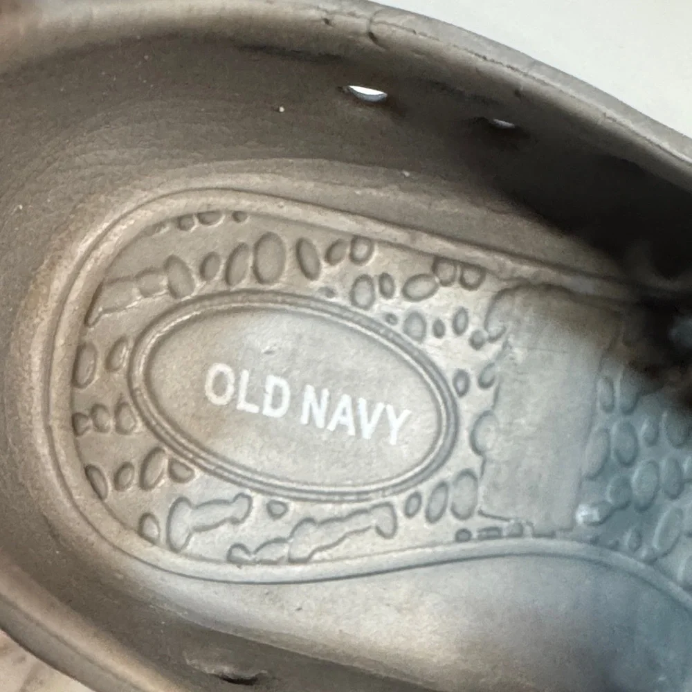 4/$15 Old Navy Gray Kids Slip-On Shoes Size 6c